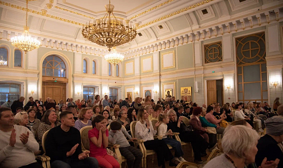 Синодальный хор дал благотворительный концерт для Русской Православной Церкви - 3