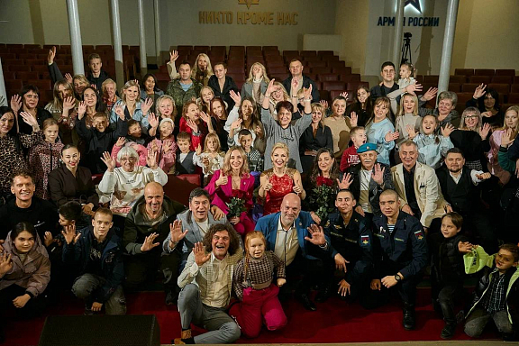Илья Бачурин передал Премию Мэра в поддержку 98 дивизии - 1