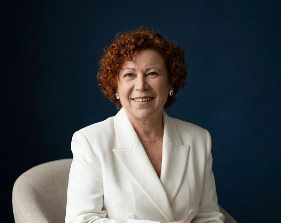 Мишлакова Марина  Владимировна (Заведующий структурным подразделением «Ансамбль Дмитрия Покровского») - 1